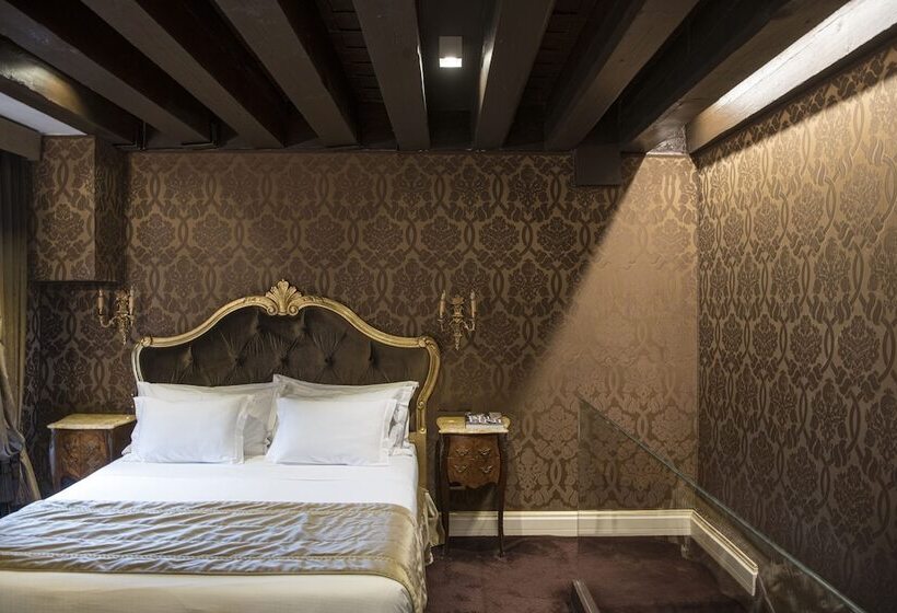 Классический Номер, Nani Mocenigo Palace