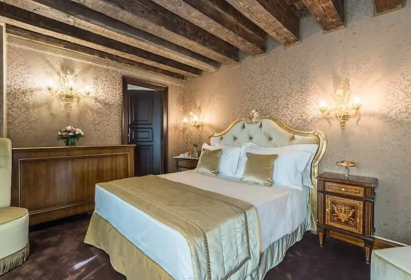 Camera Classica, Nani Mocenigo Palace