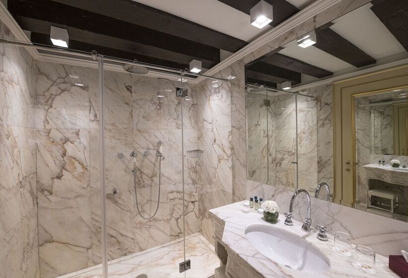 Номер Superior, Nani Mocenigo Palace