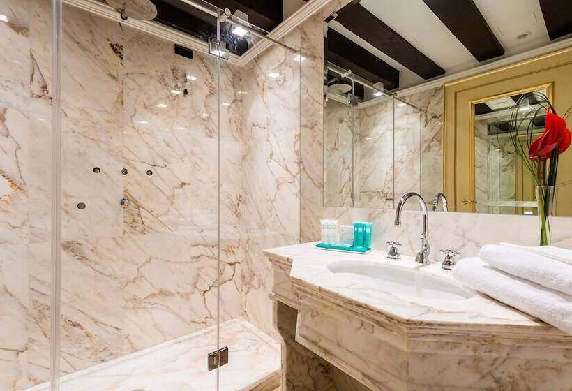 Номер Superior, Nani Mocenigo Palace