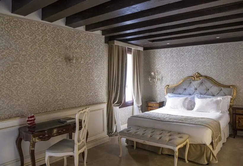 Camera Superiore, Nani Mocenigo Palace