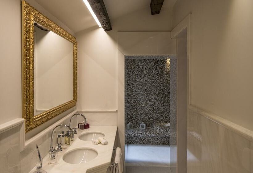 Президентский Люкс, Nani Mocenigo Palace