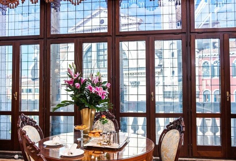 Президентский Люкс, Nani Mocenigo Palace