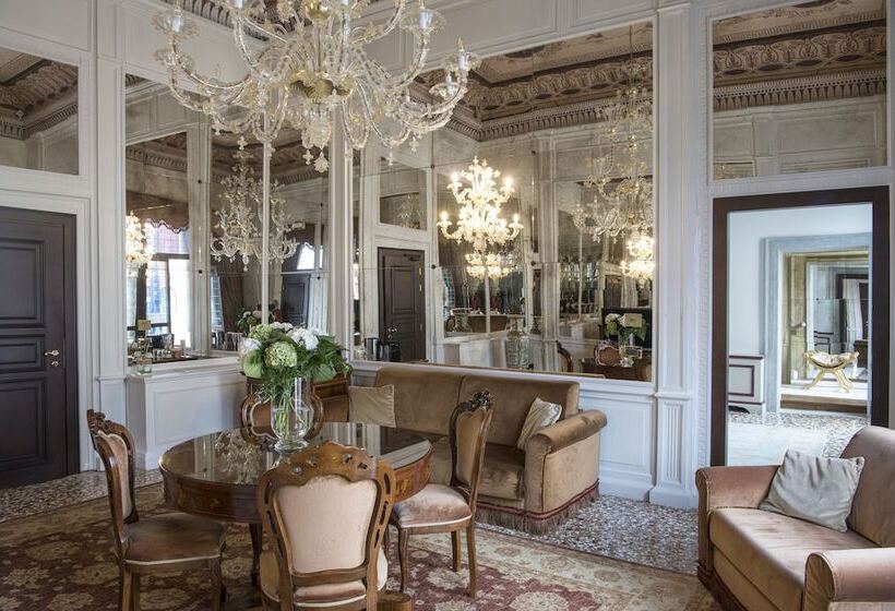 Президентский Люкс, Nani Mocenigo Palace