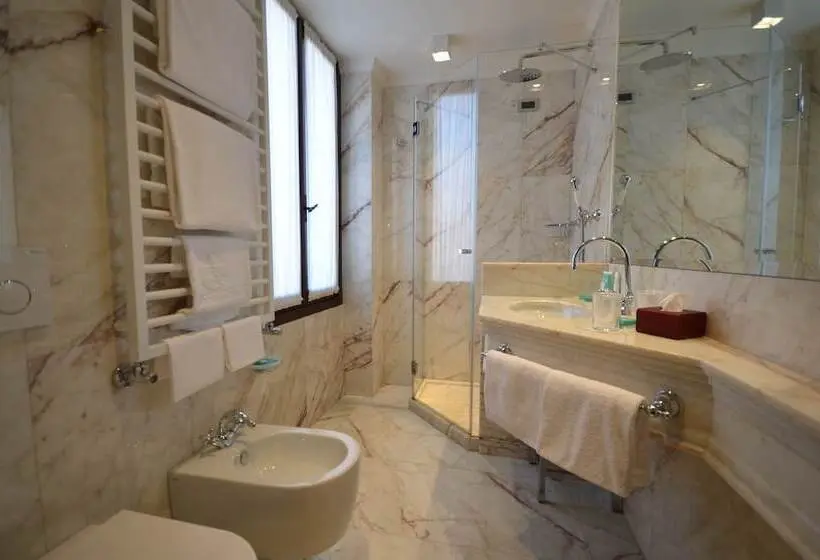Suite Junior, Nani Mocenigo Palace
