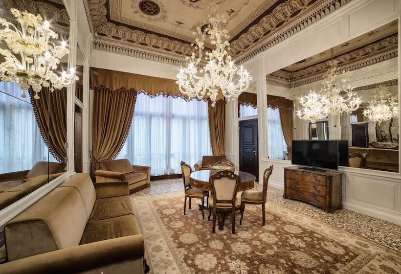 Президентский Люкс, Nani Mocenigo Palace