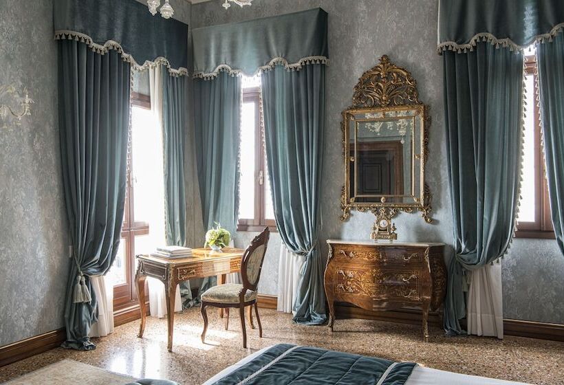 Президентский Люкс, Nani Mocenigo Palace