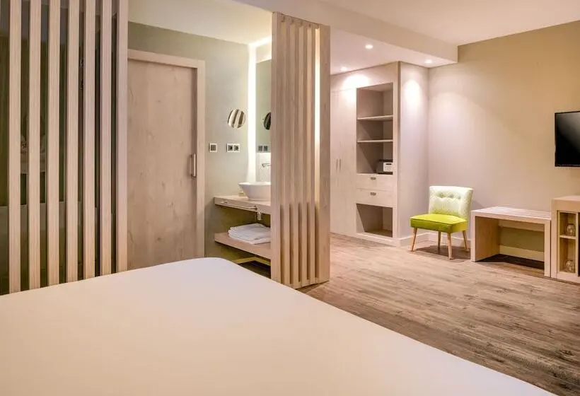 Deluxe room with river view, Palacio Tondon, La Rioja Brinas, Autograph Collection