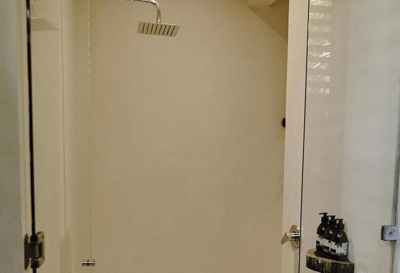 ベーシックルーム, Una Vida