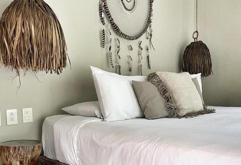 ベーシックルーム, Una Vida