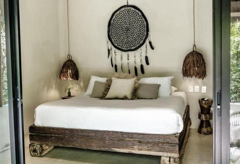 ベーシックルーム, Una Vida