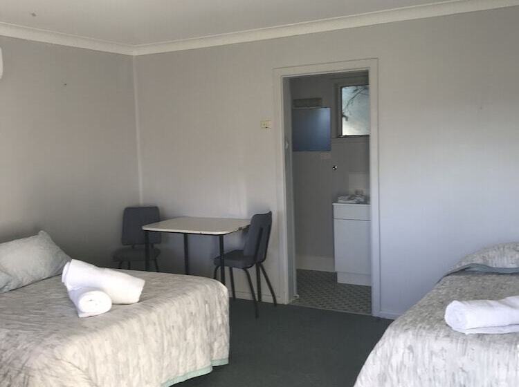 Номер Стандарт, Kootingal Landview Motel