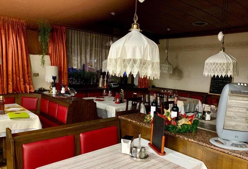 اتاق استاندارد, B&b Hotel Dolomiti