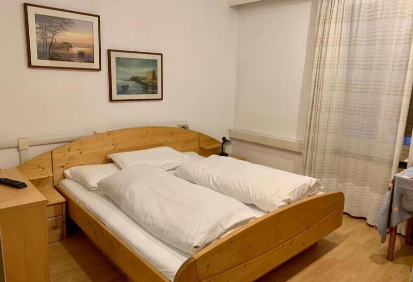 اتاق استاندارد, B&b Hotel Dolomiti