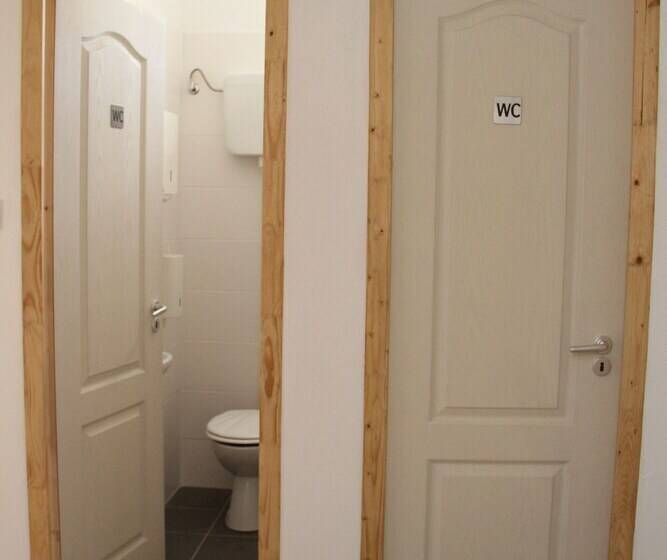 共用房间的床, Hostel Timun Adults Only