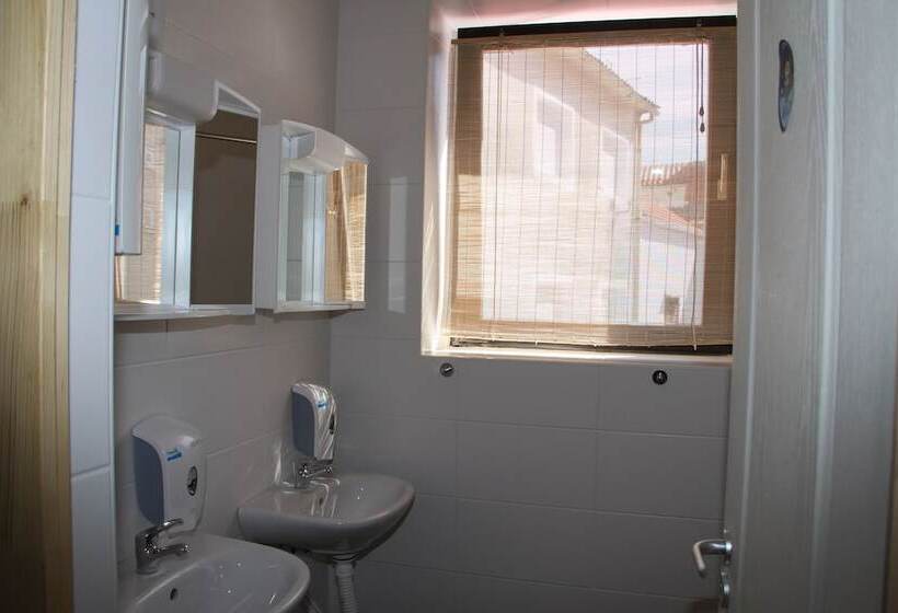 带共用浴室的标准房间, Hostel Timun Adults Only