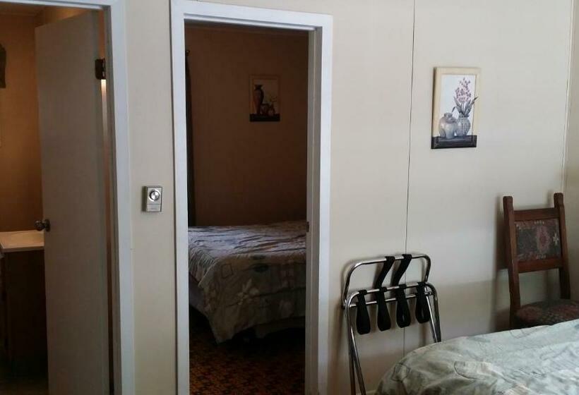 اتاق خانوادگی, Appletree Inn