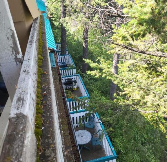 1 Bedroom Penthouse Apartment, Appletree Inn