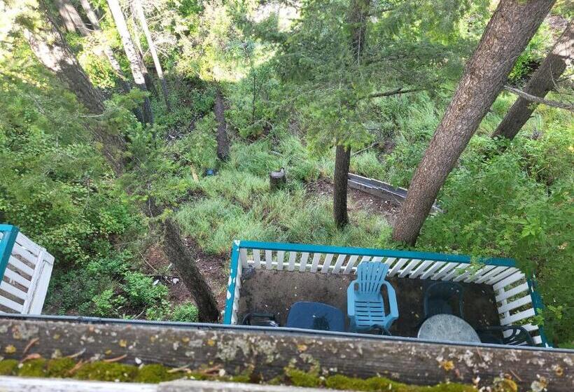 1 Bedroom Penthouse Apartment, Appletree Inn