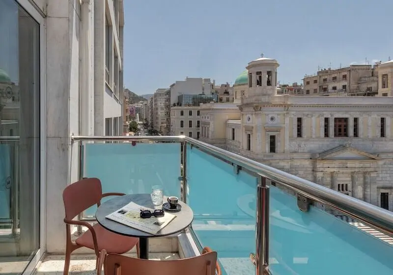 Perhehuone, Casual Kubic Athens