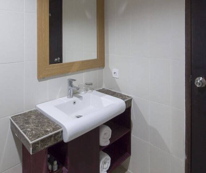 غرفة ديلوكس, Grand Puri Saron Yogyakarta