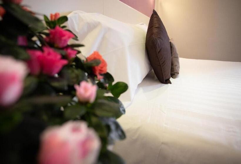 اتاق استاندارد سه نفره, Il Piccolo Piacenza