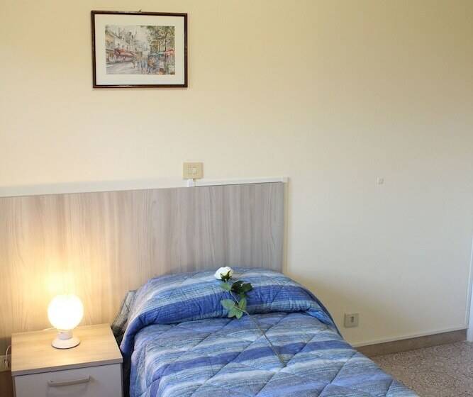 스탠다드 싱글 룸, Luca