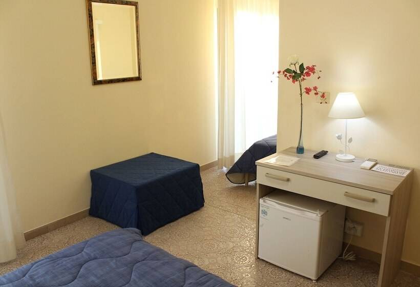 四人高级间, Luca