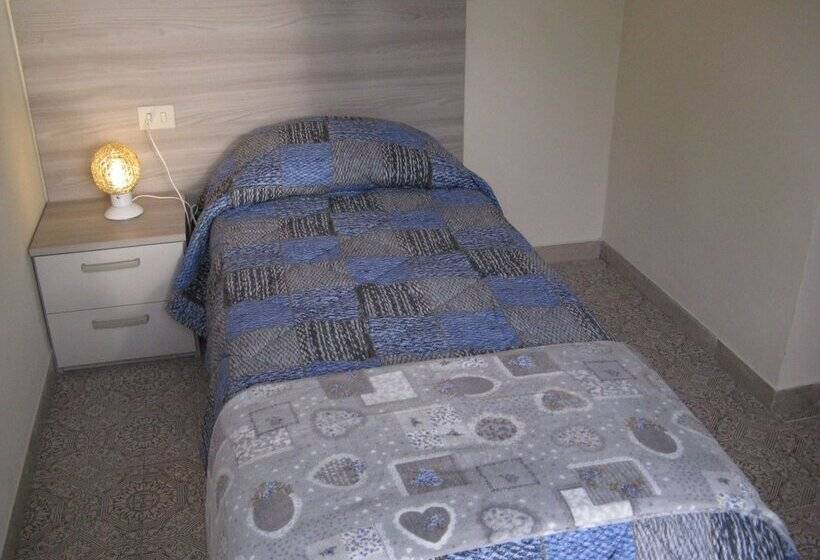 غرفة سوبيريور ثلاثية, Luca