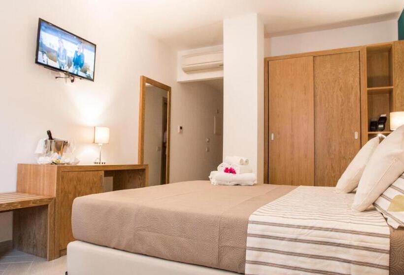 غرفة ديلوكس, Maria