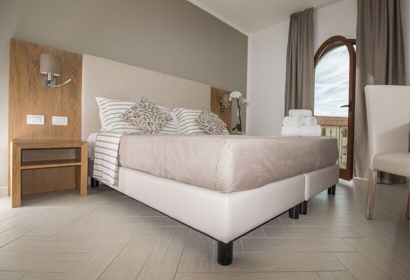 غرفة ديلوكس, Maria