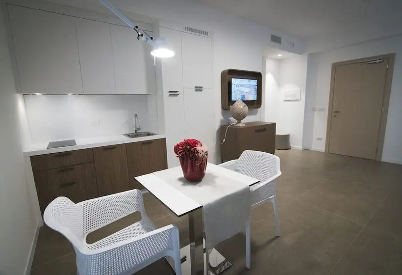 Suite, M&f