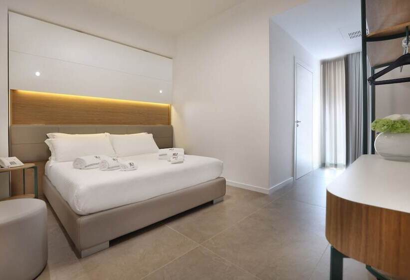 غرفة قياسية بالطابق الأرضى, M&f