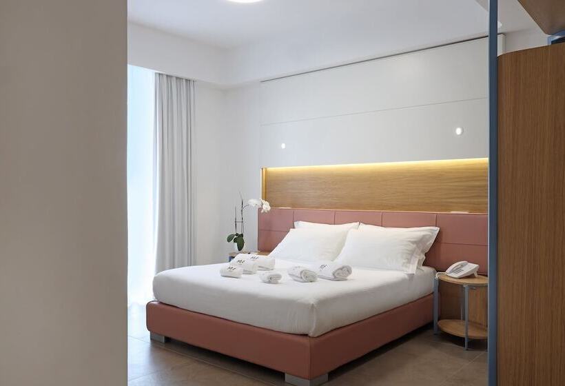 غرفة قياسية بالطابق الأرضى, M&f