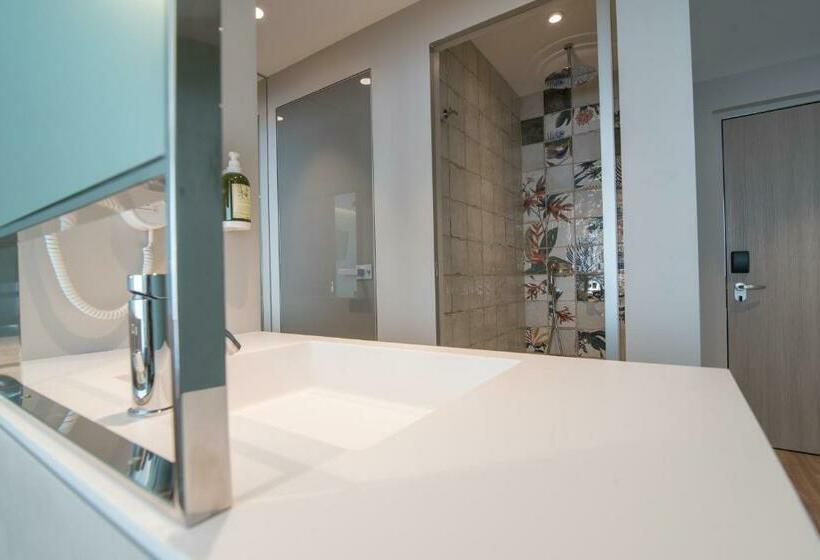 غرفة قياسية سرير كينج, Brown Kubic, A Member Of Brown Hotels