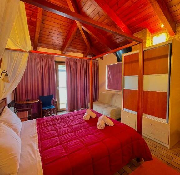 Triple Room Sea View, Entheon Rooms