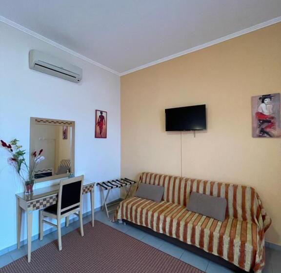 Triple Room Sea View, Entheon Rooms