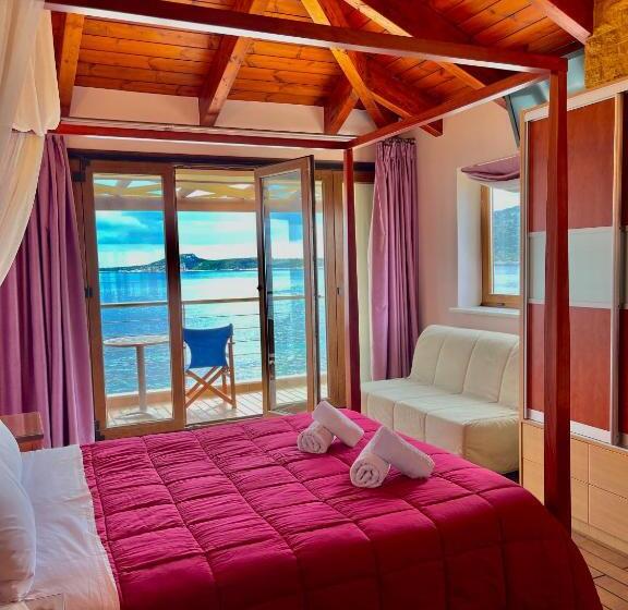 Triple Room Sea View, Entheon Rooms