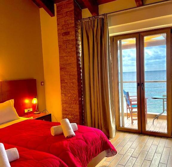 Triple Room Sea View, Entheon Rooms