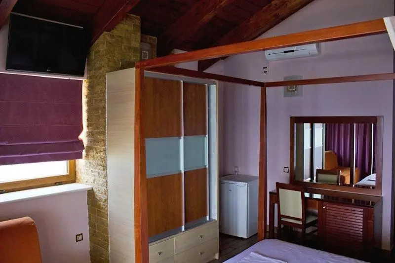 Standard Neljän Hengen Huone Merinäkymä, Entheon Rooms