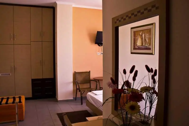Standard Neljän Hengen Huone Merinäkymä, Entheon Rooms