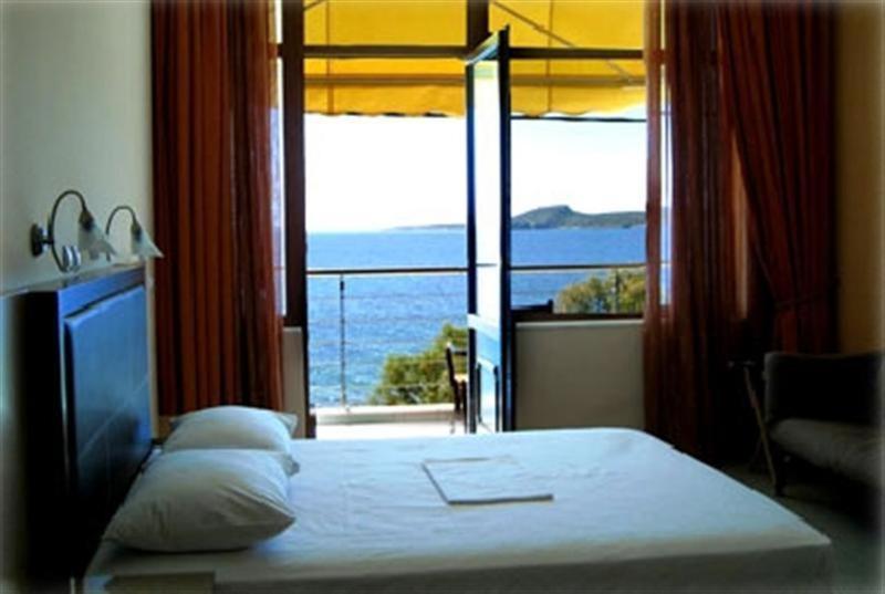 Triple Room Sea View, Entheon Rooms