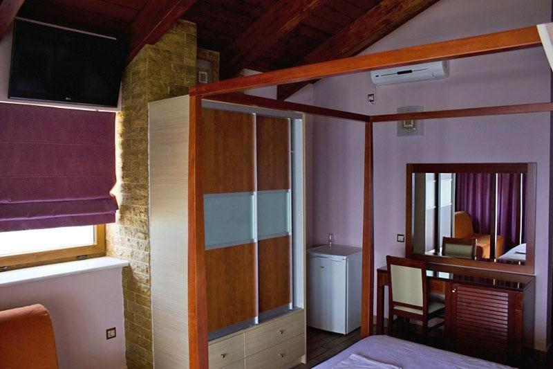 Triple Room Sea View, Entheon Rooms