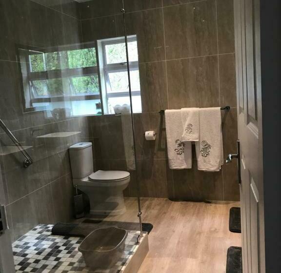 جناح ديلوكس سرير كينج, Edenwood House