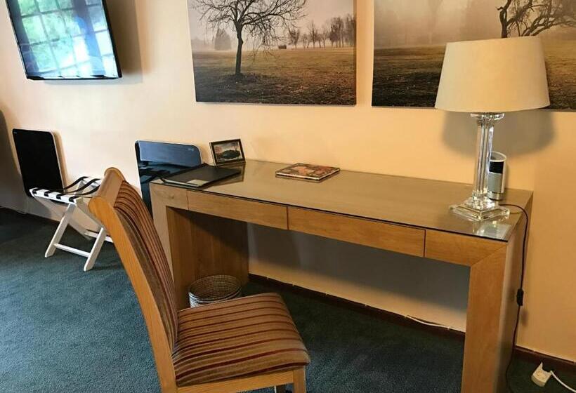 디럭스 스위트 킹 침대, Edenwood House