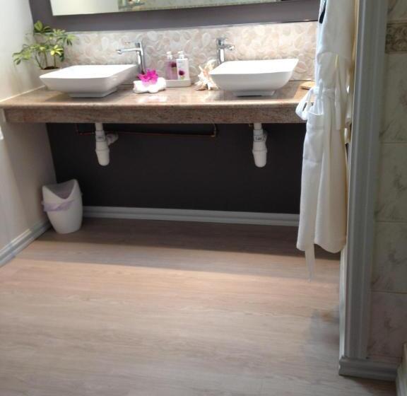 جناح ديلوكس, Edenwood House