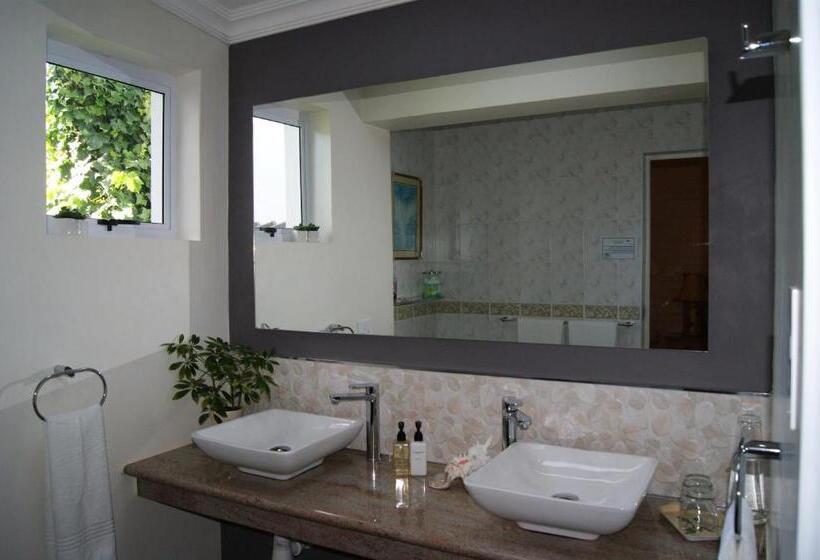 جناح ديلوكس, Edenwood House