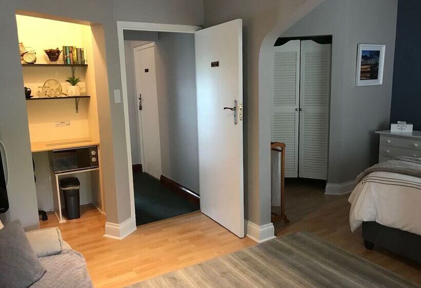 غرفة ديلوكس, Edenwood House