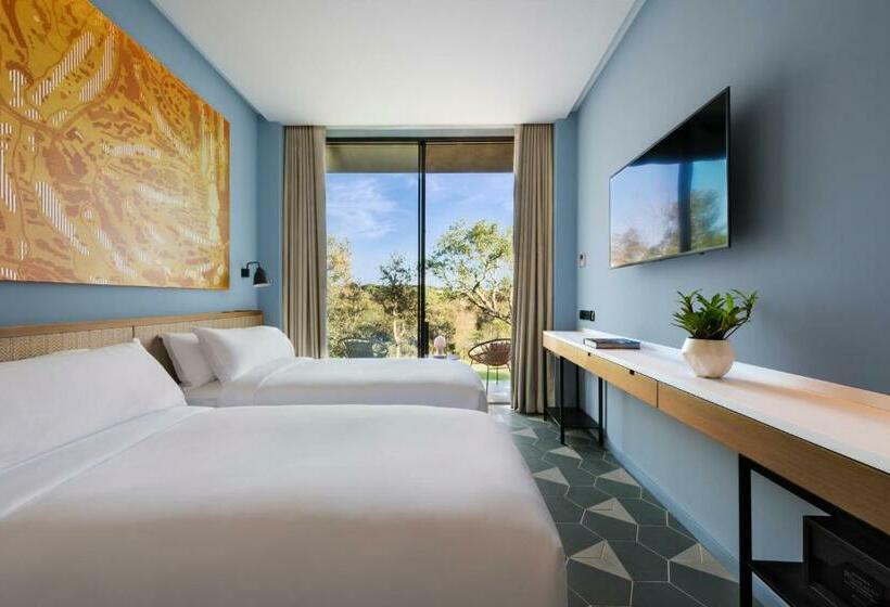 带露台的豪华间, Lavida Hotel At Camiral Golf & Wellness