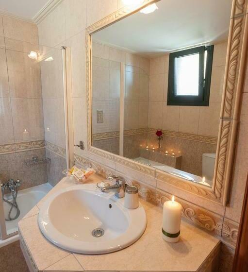 اتاق سوپریور با چشم‌انداز دریا, Lithoessa